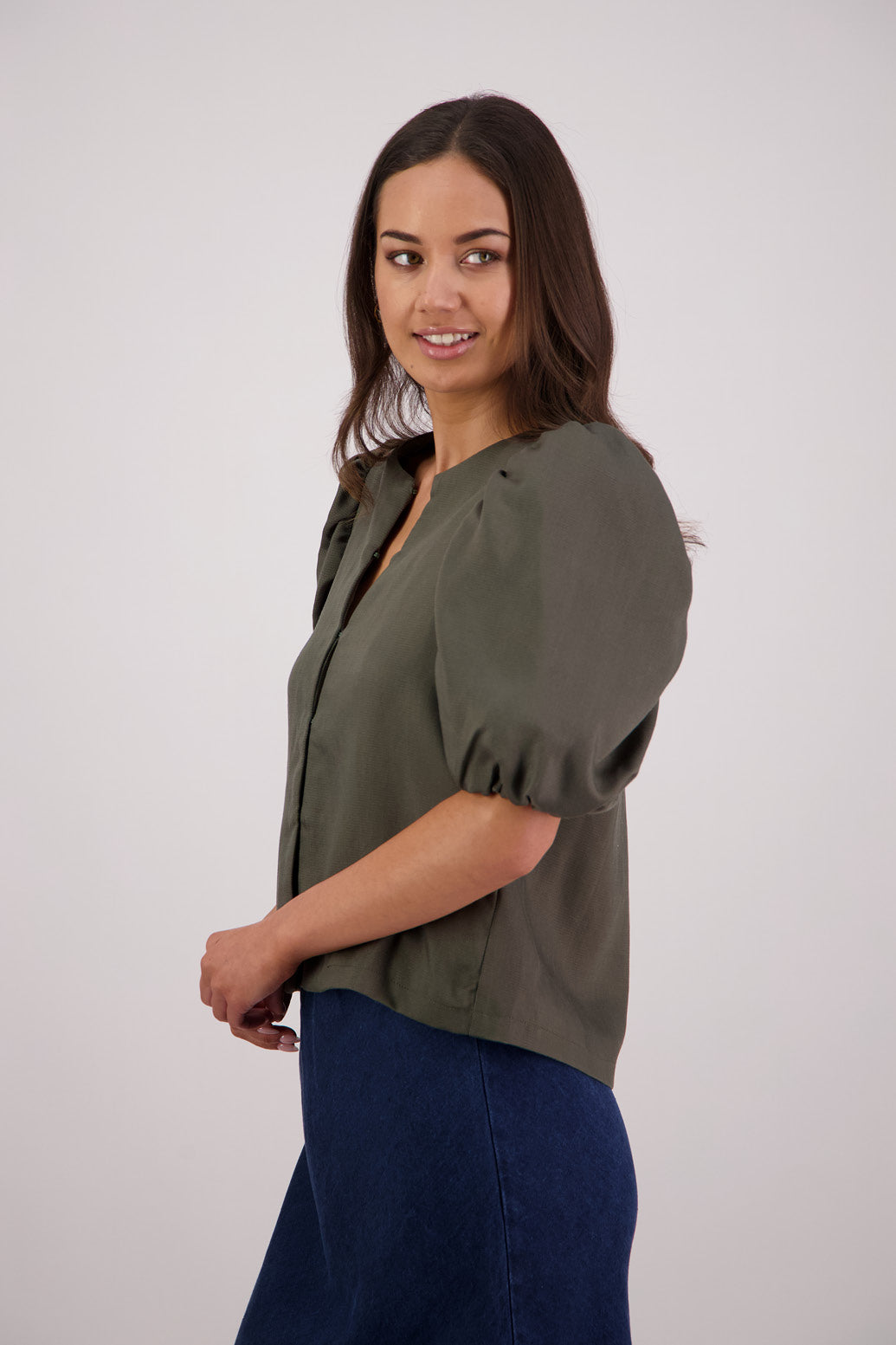 Side view Briarwood Therese Top/Jacket in Forest.